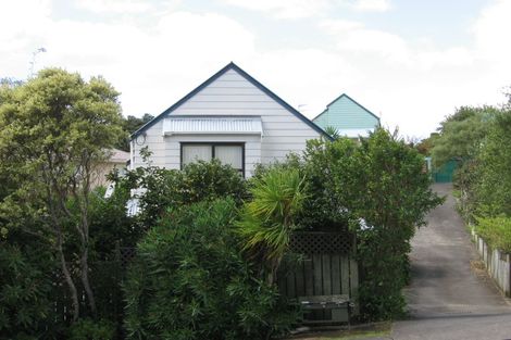 Photo of property in 1/17 Gazelle Avenue, Beach Haven, Auckland, 0626