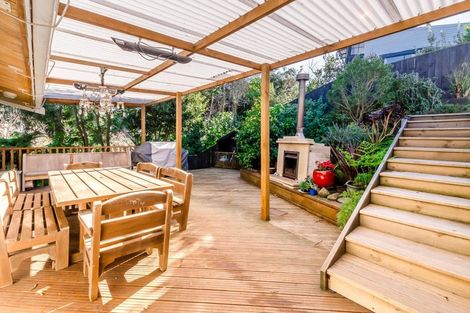 Photo of property in 15 Tiromoana Road, Raumati South, Paraparaumu, 5032