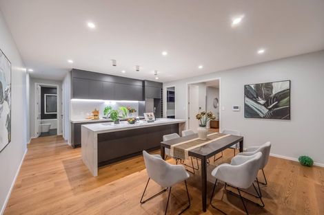 Photo of property in 15 Mcindoe Road, Kumeu, 0810