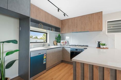 Photo of property in 95c Kervil Avenue, Te Atatu Peninsula, Auckland, 0610