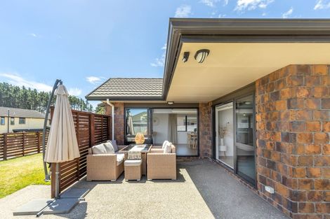 Photo of property in 22 Bluewater Place, Paraparaumu, 5032