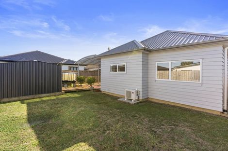 Photo of property in 24 Holcroft Street, Papakura, 2110