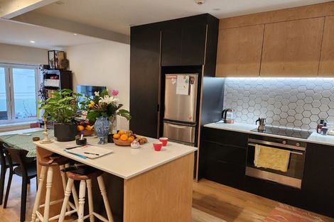 Photo of property in Rehutai Flats, 6/268 Oriental Parade, Oriental Bay, Wellington, 6011