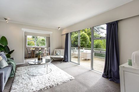 Photo of property in 9 The Grove, Titirangi, Auckland, 0604