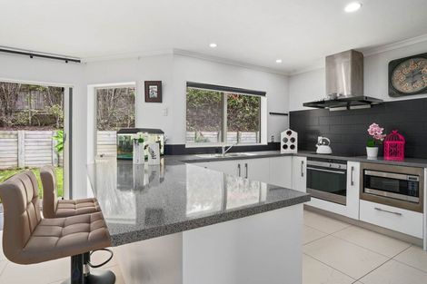 Photo of property in 7 Louvain Place, Greenhithe, Auckland, 0632