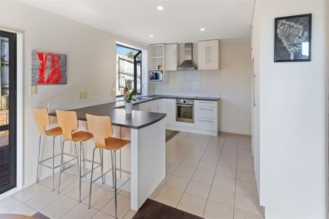 Photo of property in 12 Kathleen Reece Place, Waiuku, 2123