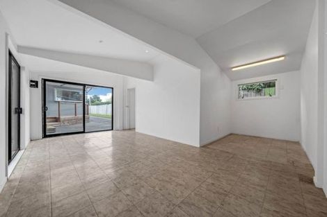 Photo of property in 54 Edgewater Drive, Pakuranga, Auckland, 2010