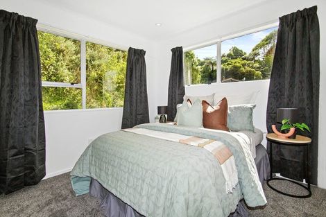 Photo of property in 18 Westhaven Drive, Tawa, Wellington, 5028