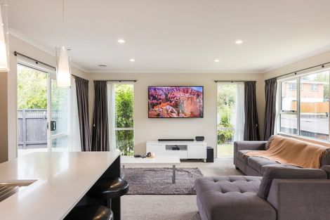 Photo of property in 4 Ruamahanga Crescent, Terrace End, Palmerston North, 4410