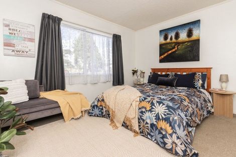 Photo of property in 9 Hilton Grove, Kelvin Grove, Palmerston North, 4414