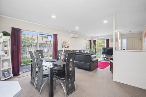 Photo of property in 52 Riverton Drive, Randwick Park, Auckland, 2105