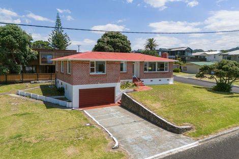 Photo of property in 2 Hillary Street, Waihi Beach, 3611