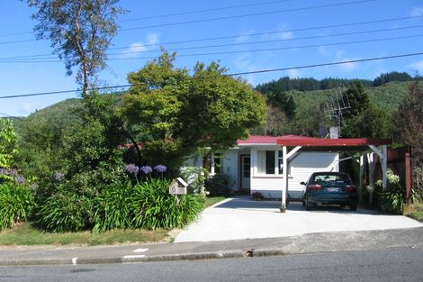 Photo of property in 6 Whangakoko Grove, Birchville, Upper Hutt, 5018