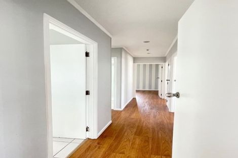 Photo of property in 8 Frostbite Place, Ranui, Auckland, 0612