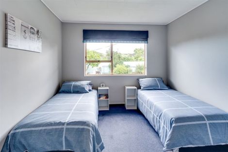 Photo of property in 16 Shirley Place, Bay View, Napier, 4104