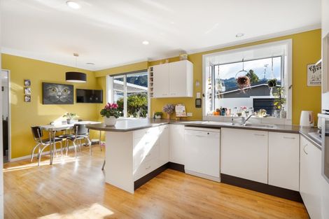 Photo of property in 63 California Drive, Totara Park, Upper Hutt, 5018