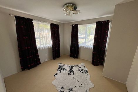 Photo of property in 17 Radiata Lane, Chatswood, Auckland, 0626