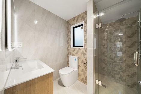 Photo of property in 38c Seymour Road, Sunnyvale, Auckland, 0612