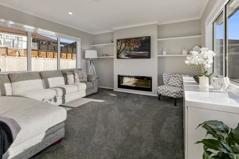 Photo of property in 7 Margaret Shields Avenue, Aotea, Porirua, 5024