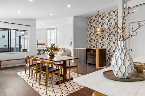 Photo of property in 337 Devonport Road, Tauranga, 3110