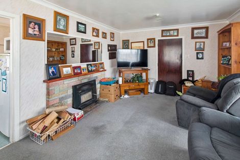Photo of property in 4 Omori Place, Castlecliff, Whanganui, 4501