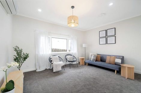 Photo of property in 1/81a Woodglen Road, Glen Eden, Auckland, 0602