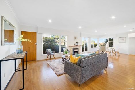 Photo of property in 10 Edgeworth Road, Glenfield, Auckland, 0629