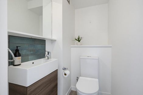 Photo of property in Jerningham Apartments, 20 Oriental Terrace, Oriental Bay, Wellington, 6011