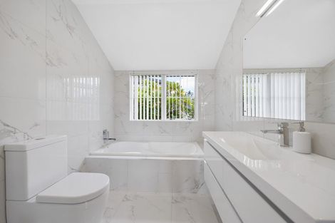 Photo of property in 8b Lupetti Rise, West Harbour, Auckland, 0618