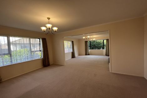 Photo of property in 19 St Simon Place, Botany Downs, Auckland, 2010