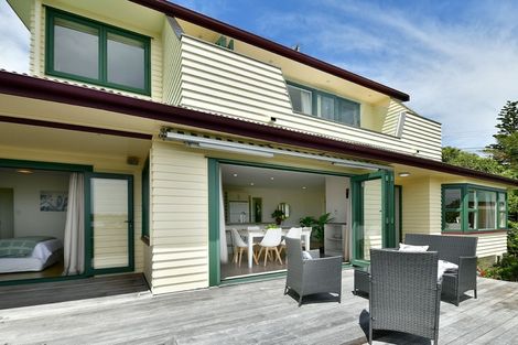 Photo of property in 45 Tindalls Bay Road, Tindalls Beach, Whangaparaoa, 0930