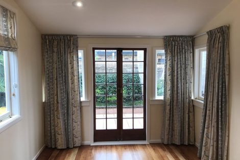 Photo of property in 11 Hanlon Crescent, Narrow Neck, Auckland, 0624