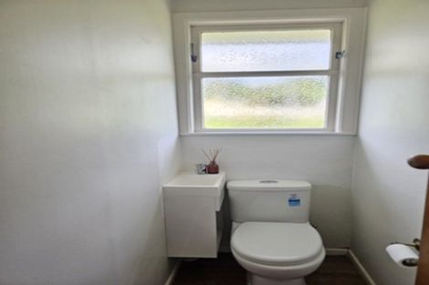 Photo of property in 15 Tawa Street, Tawa, Wellington, 5028