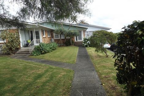 Photo of property in 2/7 Queen Street, Papakura, 2110