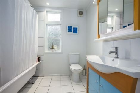 Photo of property in 21 Kiriwai Road, Paremata, Porirua, 5024