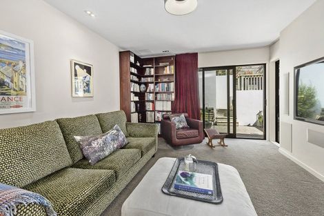 Photo of property in 160 Breaker Bay Road, Breaker Bay, Wellington, 6022
