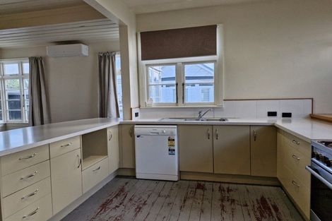 Photo of property in 24 Fulford Street, New Plymouth, 4310