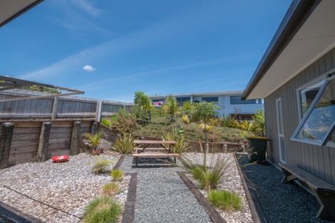 Photo of property in 11 Nancy Wake Place, Cable Bay, 0420