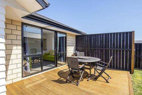 Photo of property in 2 Kotiate Street, Papamoa Beach, Papamoa, 3118