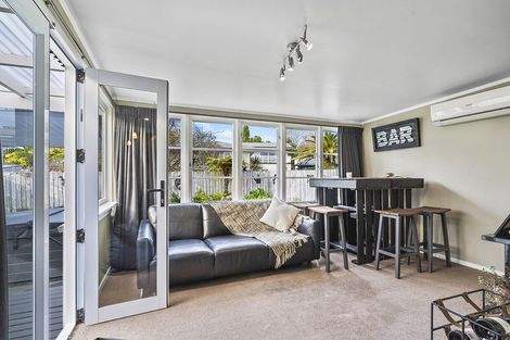 Photo of property in 6 Vectis Road, Hillcrest, Hamilton, 3216