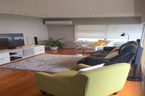 Photo of property in 73 Sylvan Avenue, Northcote, Auckland, 0627