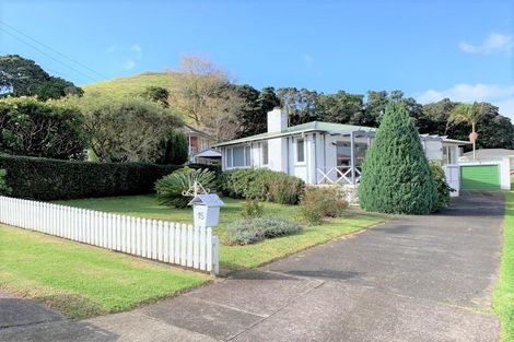 Photo of property in 15 Pikitea Road, Mangere Bridge, Auckland, 2022