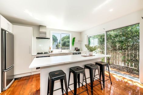 Photo of property in 35 Moana Road, Paraparaumu, 5032