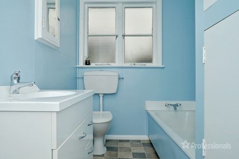 Photo of property in 75 Victoria Street, Carterton, 5713