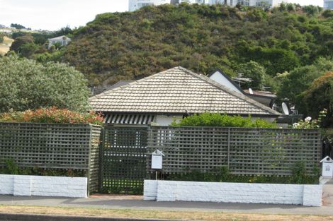 Photo of property in 2/32 Taupata Street, Redcliffs, Christchurch, 8081