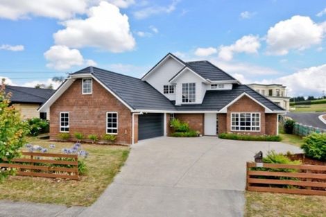 Photo of property in 116 Farnborough Drive, Grandview Heights, Hamilton, 3200