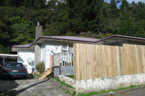 Photo of property in 11 Shackleton Grove, Stokes Valley, Lower Hutt, 5019