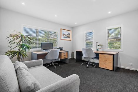 Photo of property in 8 Kawai Rise, Te Atatu Peninsula, Auckland, 0610