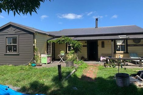 Photo of property in 43 Flower Street, Bulls, 4818