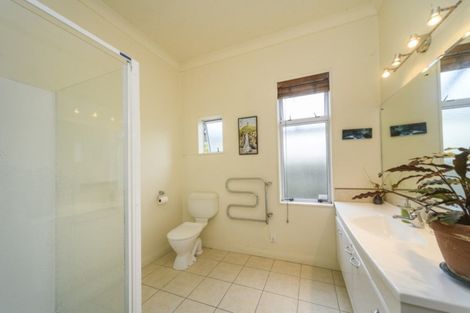 Photo of property in 442 College Street, Hokowhitu, Palmerston North, 4410